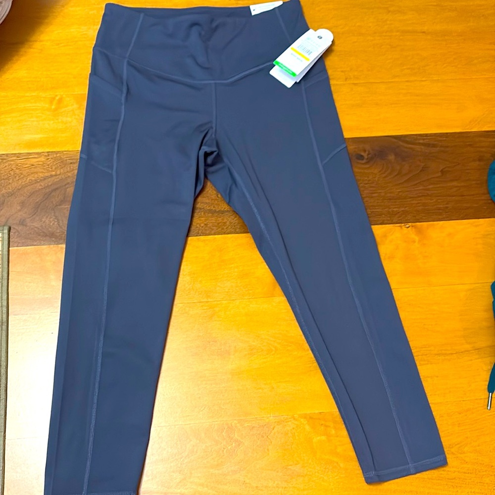 Gaiam Marissa Hoodie yoga slim fit and Om Hi Rose Prana Pocket Capri